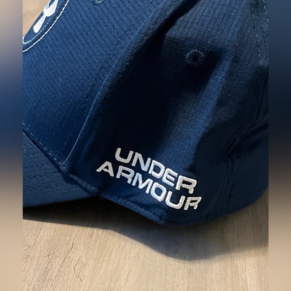 New Under Armour Golf Hat NWT - Picture 2 of 3